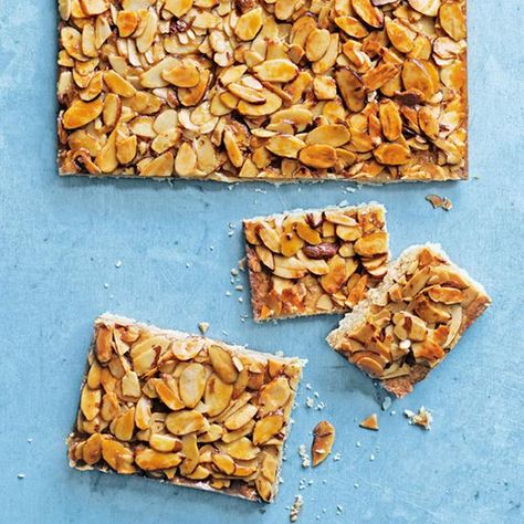 Honey Almond Slice, Almond Slices Recipe, Sliced Almonds Recipes, Amaretto Cookies, Almond Slice, Muesli Slice, Baked Bars, Mediterranean Desserts, Chocolate Caramel Slice