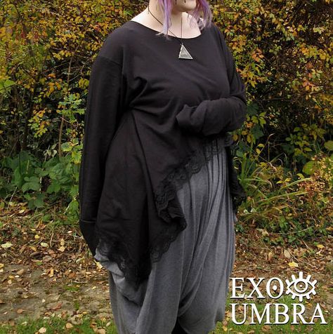 Witchy Looks, Chubby Goth, Strega Fashion, Dream Aesthetic, Goth Style, Va Va Voom, Long Sleeve Crop, Fashion Lookbook, Goth Fashion