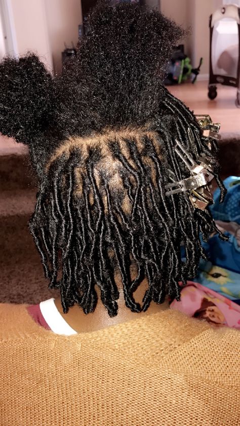 Small Loc Parting, Starter Locs With Loose Ends, Middle Part Starter Locs, Small Starter Locs Coils, Small Starter Locs Black Women, Extra Small Starter Locs, Small Interlocked Locs, Small Locs, Detangling Natural Hair