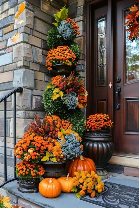 Autumn Gardening, Fall Porches, Fall Front Porch Decor Ideas, Front Porch Decor Ideas, Fall Decor Diy Crafts, Farmhouse Decorating, Afro Men, Charming Farmhouse, Fall Planters