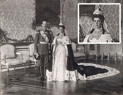 Elena Vladimirovna, Prince Georges, Greek Royalty, Royal Wedding Gowns, Greek Royal Family, Jamaica Wedding, House Of Romanov, Alexandra Feodorovna, Bridal Jewels