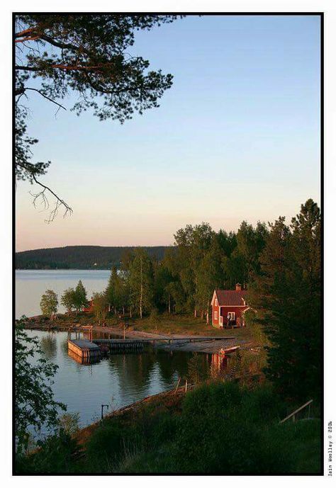 Waterside House, Swedish Cottage, Swedish House, Cabins In The Woods, Pretty Places, Country Life, Scandinavia, Summer House, Beautiful World