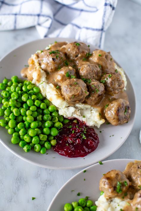 These Swedish Meatballs with mashed potatoes can be made in the slow cooker or stovetop and are just like the ones from IKEA! Classic Swedish Meatballs, Swedish Meatballs Ikea, Meatballs Ikea, Meatballs With Mashed Potatoes, Meatballs Slow Cooker, Ikea Swedish Meatballs, Swedish Meatballs Crockpot, Ikea Meatballs, With Mashed Potatoes