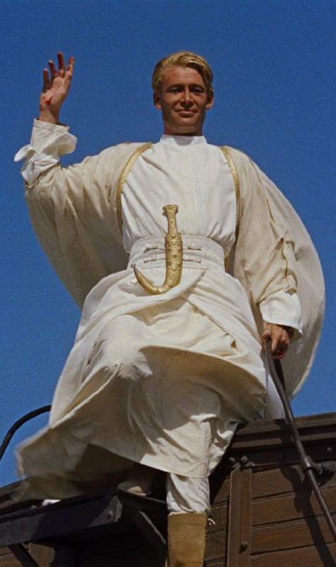 Peter O'Toole in Lawrence of Arabia (1962) David 8, T E Lawrence, History Movies, David Lean, Saudi Arabia Culture, Amazing Movies, Peter O'toole, Life Moves Pretty Fast, Blonde Moments