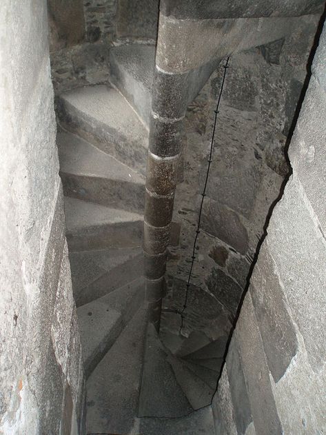 Medieval Aesthetic, Medieval Life, Casas Coloniales, Spiral Stairs, Medieval Times, Medieval Period, Stairway To Heaven, Tower Of London, European History