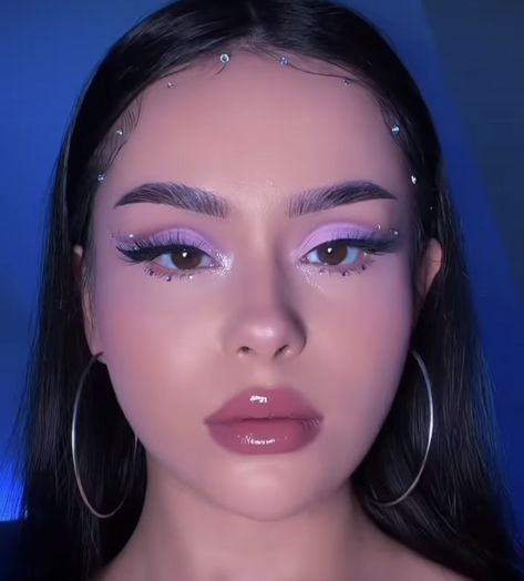 Eyeshadow For Purple Outfit, Prom Purple Makeup Looks, Lilac Prom Makeup Looks, Purple 15 Makeup, Purple Quince Makeup Ideas, Quince Makeup For Purple Dress, Purple Eyeshadow Makeup Looks, Light Purple Prom Makeup Looks, Lavander Makeup For Quince