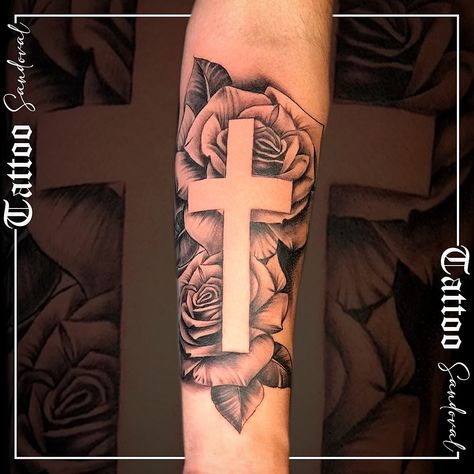 Cool Cross Tattoos, Wing Neck Tattoo, Jesus On Cross, Tattoo Font For Men, Best Neck Tattoos, Half Sleeve Tattoos Forearm, Skull Rose Tattoos, Shadow Tattoo, Rose Tattoos For Men