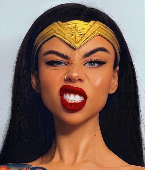 The Sexy Halloween Makeup Ideas That Will Look Good on Virtual Parties Halloween Women Makeup, Wonder Woman Fan Art, Wonder Woman Makeup, Batman Fan Art, Sailor Moon Fan Art, Marvel Characters Art, Wonder Woman Costume, Marvel Fan Art, Halloween Makeup Looks