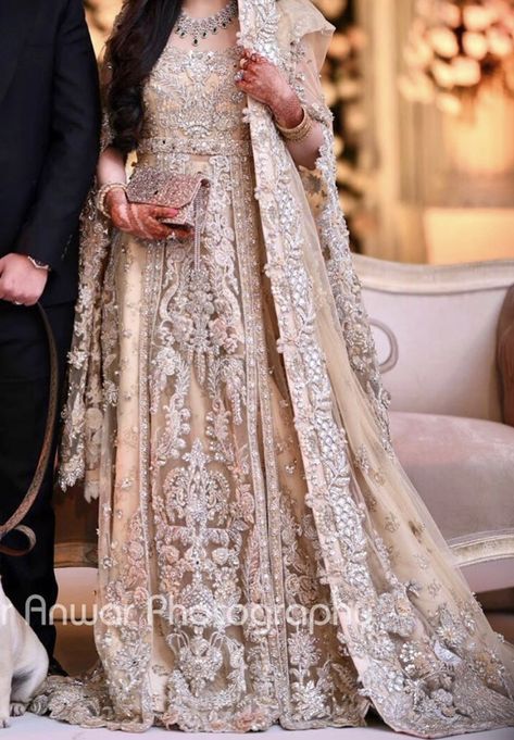 Walima Dress, Desi Wedding Dresses, Asian Bridal Dresses, Asian Wedding Dress, Wedding Dress Outfit, Latest Bridal Dresses, Bridal Dresses Pakistan, Pakistani Wedding Outfits, Bridal Dress Fashion