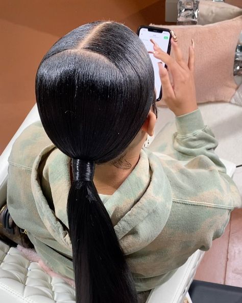 Slim Back Ponytail, Low Pony Hairstyles Middle Part, Middle Part One Braid Ponytail, Middle Parting Slick Back, Middle Part Slick Ponytail Weave, Low Pony Middle Part, Sleek Ponytail Hairstyles Middle Part, Cute Ponytails Straight Hair, Slick Pack Pony