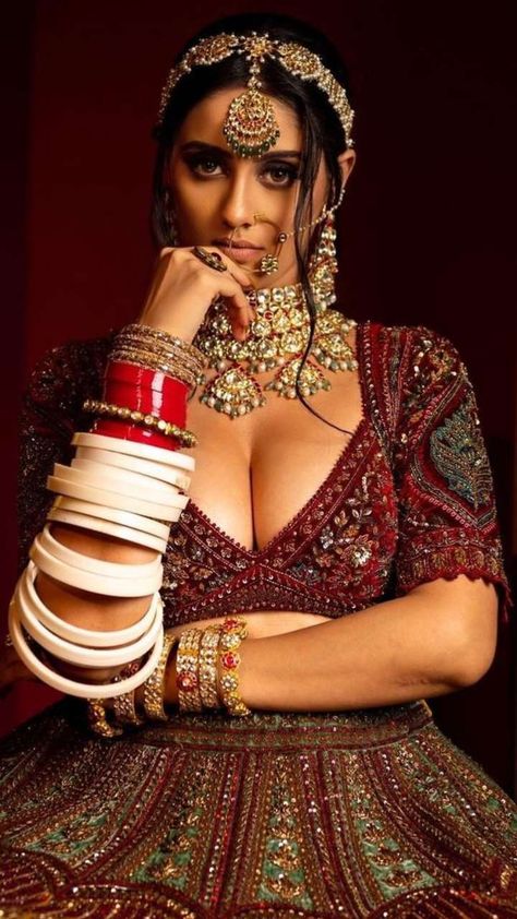 Ayesha Singh, Harem Girl, Indian Bridal Photos, Indian Photoshoot, Beautiful Dresses For Women, Beautiful Smile Women, Indian Beauty Saree, Desi Beauty, Girl Face