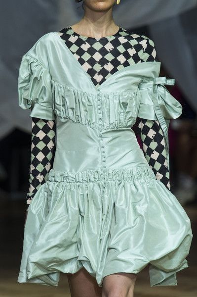 Thornton Bregazzi, Preen By Thornton Bregazzi, Daily Outfit Inspiration, Middle Age Fashion, Sweet Dress, Western Dresses, Pavlova, London Fashion, Fashion Week Spring