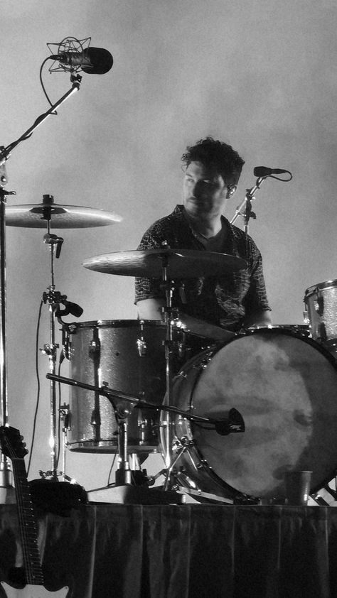 Matt Helders Drums, Matt Helders Wallpaper, Arctic Monkeys Drummer, Time Based Art, Arctic Monkeys Wallpaper, Matt Helders, Monkey Wallpaper, Monkeys Band, The Last Shadow Puppets