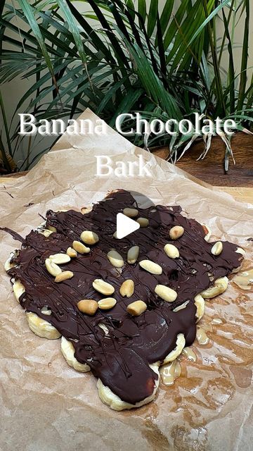 Banana Bark, Quick Healthy Snacks, Peanut Butter And Chocolate, Quick Snack, Banana Chocolate, Thank Me Later, Chocolate Bark, Pre Workout, Quick Healthy