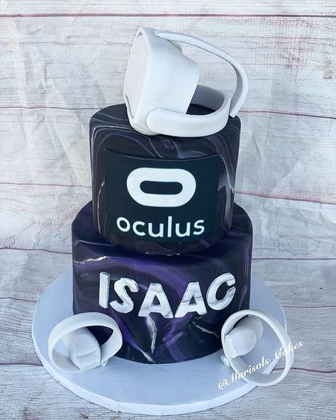 Marisol Knight on Instagram: “6” is horchata cake 8” is chocolate with vanilla Swiss meringue buttercream! #OculusQuestCake #MarisolscakesGame @kpb2474080” Oculus Birthday Cake, Vr Cake Ideas, Vr Cake, Horchata Cake, Gorilla Tag, Fortnite Birthday, Instagram Cake, Meringue Buttercream, Swiss Meringue