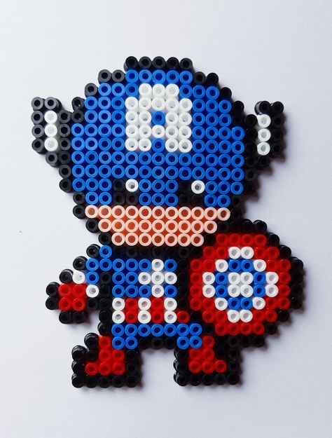 Perler Beads Captain America, Super Hero Perler Bead Patterns, Pixel Art Captain America, Perler Beads Marvel, Marvel Perler Bead Patterns, Marvel Perler Beads, Classic Captain America, Beads Craft Kids, Hamma Beads Ideas