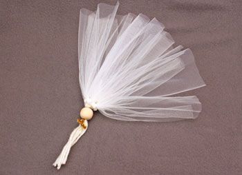 funEZcrafts - Easy Angel Crafts - Tulle Angel Tulle Angels Diy, Tulle Christmas Angels, Angel Ornaments To Make, Diy Macrame Angel Ornament, Diy Tulle Angel Ornaments, Tassel Angels Christmas Ornament, Hand Made Angel Ornaments, Tulle Projects, Christmas Angel Doll