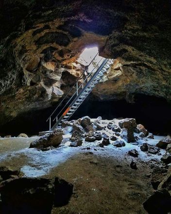 Explore Boyd Cave in Central Oregon - ShareOregon Oregon Caves, When The Wind Blows, Oregon Life, Explore Oregon, Lava Tubes, Monster Of The Week, Beautiful Oregon, Alone In The Dark, Cave In