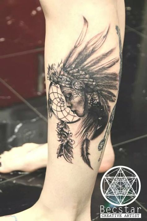 Native American Tattoos Cherokee, Indian Dream Catcher Tattoos, Native American Feather Tattoo, Indian Women Tattoo, Indian Girl Tattoos, Beautiful Angel Tattoos, Dotwork Tattoo Mandala, Native American Tattoo Designs, Bull Skull Tattoos