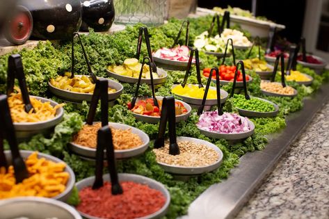 Salad Bar - Daily Bars - Chuck-A-Rama Buffet Diy Salad Bar, Salad Buffet, Buffet Stations, Resep Salad, Bar Catering, Ambrosia Salad, Summer Salad Recipes, Fruit Salad Recipes, Corn Salads