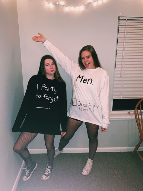 College Halloween Costume Ideas Best Friends, Cards Against Humanity Halloween Costume, Plus Size College Halloween Costumes, Weird Girl Halloween Costumes, Roommate Halloween Costumes, East Halloween Costumes Diy, Funny Girl Halloween Costumes, East Halloween Costumes, Cards Against Humanity Costume