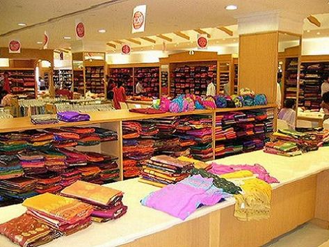 Seematti Shopping Interiors via @irisholidays Kerala Shopping, Cochin International Airport, India Trip, India Shopping, Western Shop, Spice Shop, Kerala Tourism, Busy Street, Lulu Fashion