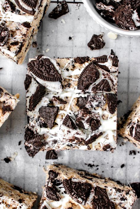 These White Chocolate Oreo Rice Krispies are insanely good. Super easy to make with a punch of flavor, these will quickly become one of your favorite treats to whip up! Oreo Rice Crispy Treats, Oreo Krispie Treats, Oreo Rice Krispies, Oreo Rice Krispie Treats, Oreo Rice, White Chocolate Oreos, Chocolate Rice Krispie Treats, Breakfast Cupcakes, Creamed Rice