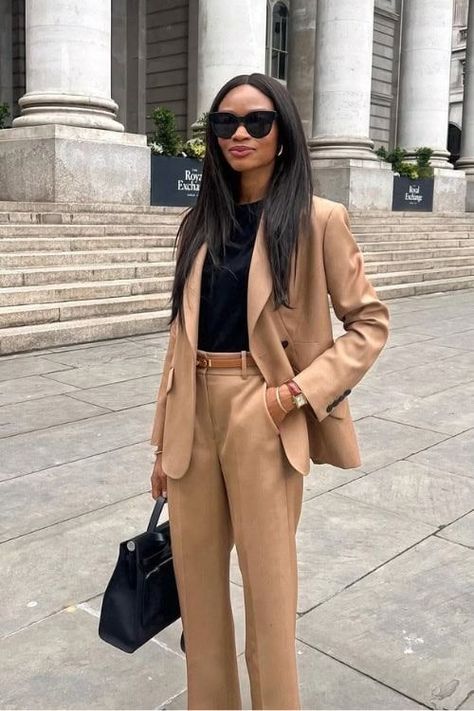 Camel Blazer Outfits Women Office Wear, Camel Suit Women, Fall Work Outfits, Fall Office Outfits, Black Blazer Dress, Oversized Black Sweater, Yellow Mini Skirt, Dress Code Casual, Casual Work Dresses