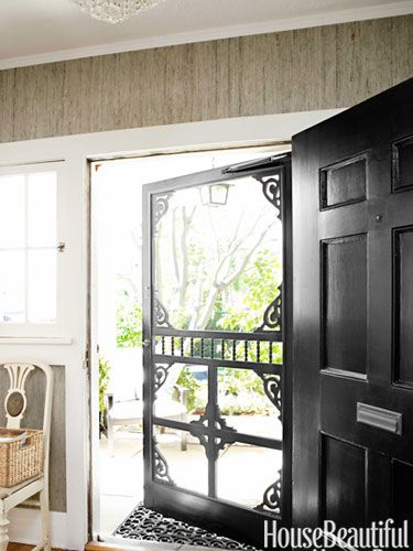 Top Pin of the Day: A Victorian-Inspired Front Door Old Screen Doors, Diy Screen Door, Hollywood Hills Homes, Black Front Doors, Primitive Homes, Modern Farmhouse Design, Open Door, Old Farmhouse, Door Ideas