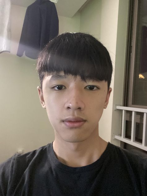 What kind of side part/ undercut style can I go for? I usually have a messy fringe style but I want to get cut up at a barbershop this time.- ThorGift.com - If you like it please buy some from ThorGift.com Messy Undercut, Side Part Undercut, Messy Fringe, Undercut Styles, Men's Hairstyle, Fringe Fashion, Side Bangs, Side Part, Cut Up