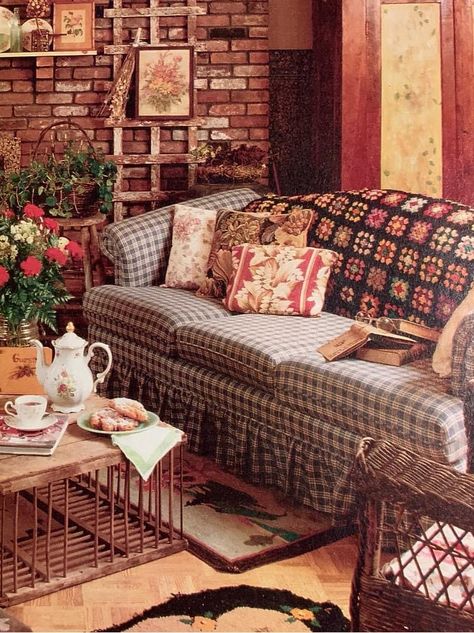 Checkered Couch Living Room, 80s Living Room Retro, Gingham Couch Living Room, 90s Country Decor, Grandmas House Aesthetic Living Room, Grandma Home Aesthetic, Cozy Grandma House Aesthetic, Plaid Couch Living Room, 90s Decor Interior Design