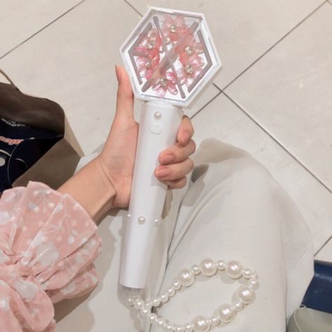 𝐸𝑥𝑜 𝑙𝑖𝑔𝘩𝑡𝑠𝑡𝑖𝑐𝑘 𝑣.𝟹 𝒄𝒖𝒔𝒕𝒐𝒎𝒊𝒛𝒆𝒅 🌸 Exo Lightstick Aesthetic, Lightstick Exo, Exo Lightstick, Kpop Exo, Kpop Merch, Luhan, Exo, Quick Saves