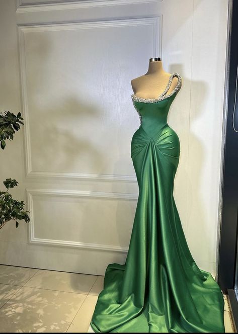 Emerald Green Mermaid Prom Dress, Emerald Green Evening Dress, Green Mermaid Prom Dress, Classy Prom, Green Evening Dress, Matric Dance, Mermaid Evening Gown, Classy Prom Dresses, Prom Dress Ideas