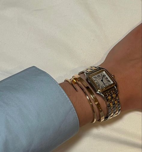 Cartier Louis Tank, Old Money Watch, Panthere Cartier, Women Gold Watch, Gold Watch Vintage, Aesthetic Watches, Tank Louis Cartier, Cartier Watches Women, Classy Watch