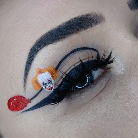 Pennywise Makeup, October Makeup, Spooky Makeup, Channel Makeup, Themed Makeup, Eyeliner Ideas, Holloween Makeup, How To Match Foundation, Halloween Eye Makeup