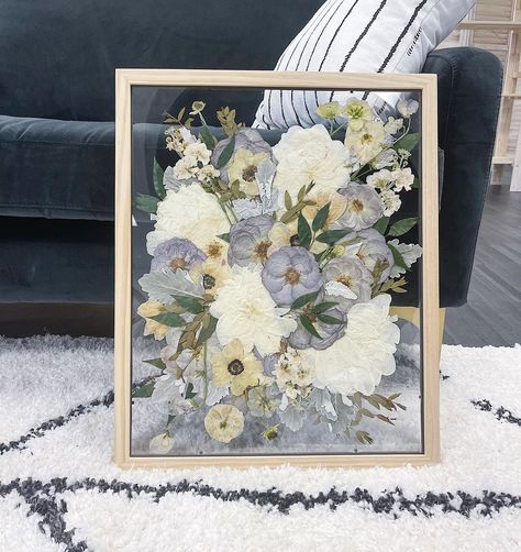 Bouquet Pressed Flowers, Framed Bridal Bouquet, Pressed Bouquet Frame, Preserved Bouquet Wedding, Wedding Flowers In Frame, Pressed Bridal Bouquet, Pressed Bouquet Wedding, Diy Wedding Boquet, Bridal Bouquet Preservation Ideas