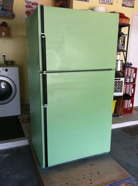 I will be doing this to our old fridge. Krylon Pistachio Green spray paint Paint Refrigerator, Fridge Makeover, Painted Fridge, Vintage Fridge, Green Spray Paint, Diy Spray Paint, Beer Fridge, Vintage Appliances, Green Cabinets