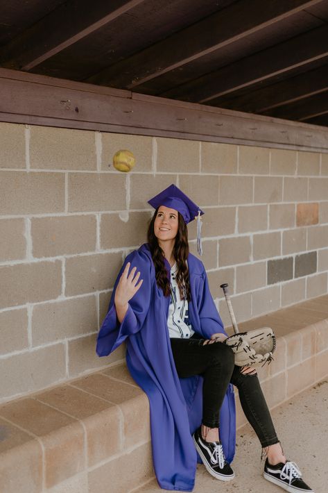 Senior Graduatoin, softball player Softball Graduation Pictures, Senior Picture Ideas Softball, Softball Pictures Poses, Cap And Gown Senior Pictures, High School Graduation Pictures, Senior Sunday, Cap And Gown Photos, Softball Senior Pictures, Cap And Gown Pictures