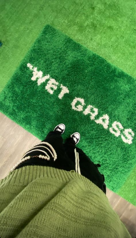 Grass Rug Bedroom Aesthetic, Grass Rug Bedroom, Wet Grass Rug, Rug Bedroom Aesthetic, Fake Grass Rug, Grass Rug, Fake Grass, Rug Bedroom, Bedroom Aesthetic