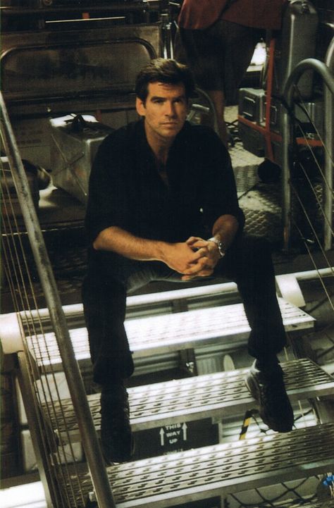 Pierce Brosnan on the set of Die Another Day Tomorrow Never Dies, Thomas Crown Affair, Aaliyah Pictures, James Bond Style, 007 James Bond, James Bond Movies, Michelle Yeoh, Pierce Brosnan, Bond Films