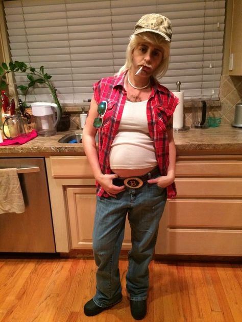 Trucker Costume Halloween, White Trash Family Costume, Hill Billy Party Outfit, Red Neck Halloween Costume, Red Neck Halloween Costumes, Canadian Halloween Costume, Hillbilly Halloween Costumes, White Trash Pregnant Costume, Trashy Halloween Costumes