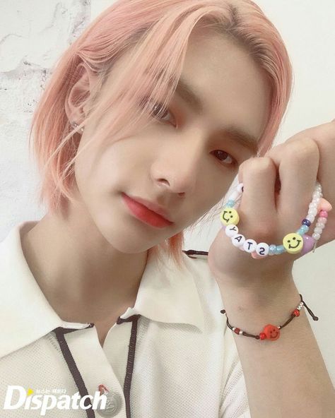 Kids Discover, Lee Min, Beaded Jewelry Diy, Lee Min Ho, Diy Beads, Pink Hair, Stray Kids, Beaded Jewelry, Hello Kitty