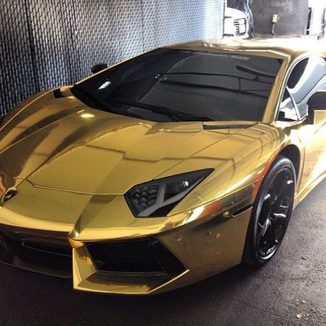 Gold Lamborghini Lamborghini Aesthetic, Gold Lamborghini, Rc Cars For Sale, Rolls Royce Car, Most Luxurious Car, Cars Images, Cars Art, Rare Cars, Car Luxury