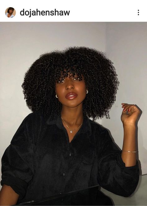 Natural Hair Bangs, Black Hair Bangs, Curly Fro, Art Models, Natural Hair Cuts, Curly Bangs, Downtown Outfits, Dyed Natural Hair, Curly Girl Hairstyles