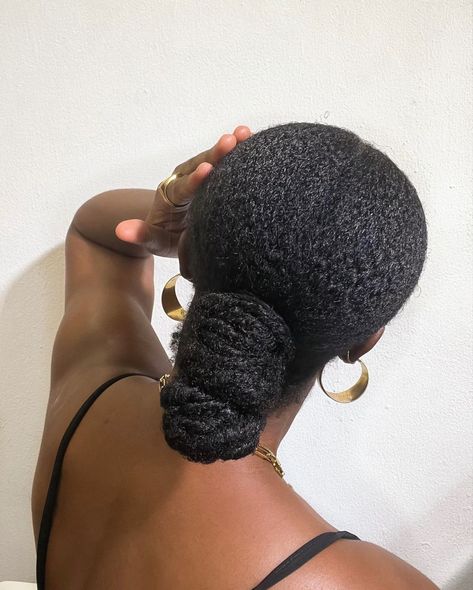 Natural Hair Sleek Bun, 4b 4c Natural Hair, Type 4 Natural Hair, Hair Sleek, Natural Hair Bun Styles, Bun Bun, Sleek Bun, Type 4 Hair, Afro Textured Hair