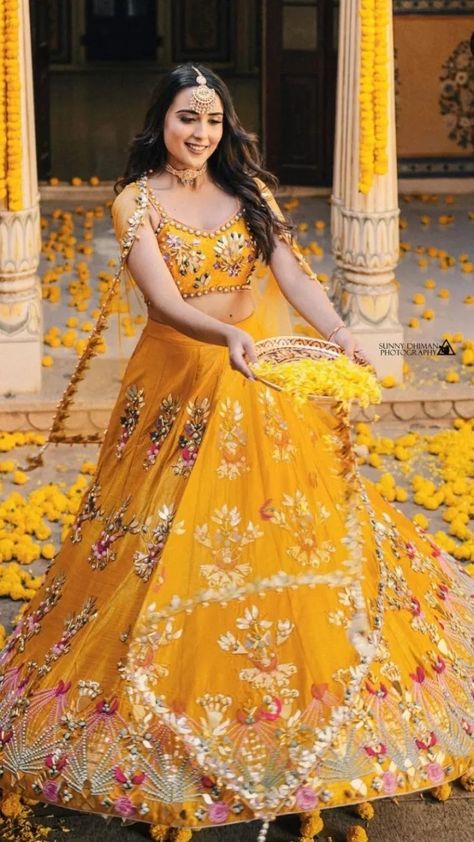 20 Stylish 'Haldi' Outfits For To-Be-Brides: From 'Bandhani'-Printed Lehenga To Multi-Hued 'Sharara' Yellow Lehenga For Haldi Bride, Yellow Haldi Outfit For Bride, Haldi Saree Indian Bridal, Haldi Lehenga For Bride, Haldi Outfits For Brides, Haldi Dress Ideas For Bride, Bridal Haldi Outfit Indian, Bridal Lehnga Unique, Haldi Ceremony Outfit For Bride Unique