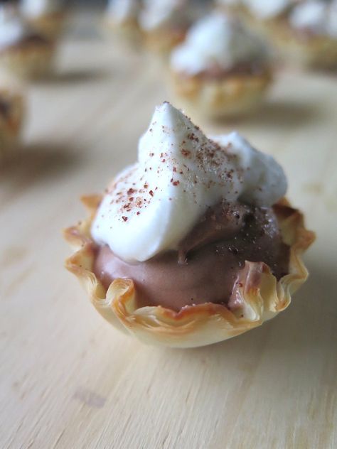 Chocolate Tarts, Apple Cobbler Recipe, Phyllo Cups, Peppermint Cream, Cobbler Recipes, Chocolate Tart, Red Kitchen, Dessert Cups, Chocolate Baking