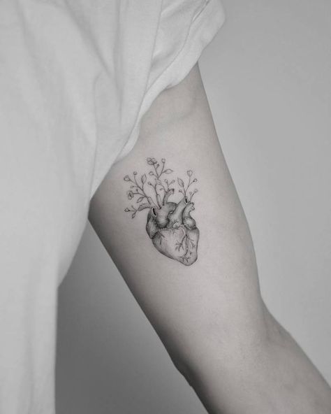 Heart And Flowers Tattoo, Heart Flower Tattoo, Anatomical Tattoos, Heart With Flowers, Brain Tattoo, Heart And Flowers, Anatomical Heart Tattoo, Medical Tattoo, Single Needle Tattoo