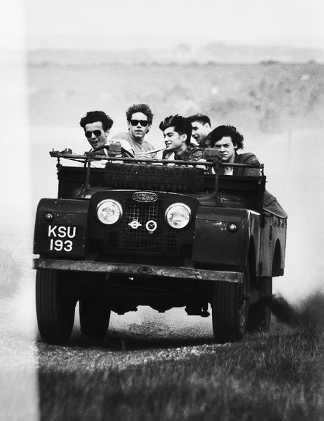 One Direction Wallpaper, One Direction Photos, Land Rover Series, One Direction Pictures, Land Rovers, One D, 1 Direction, Larry Stylinson, White Photo