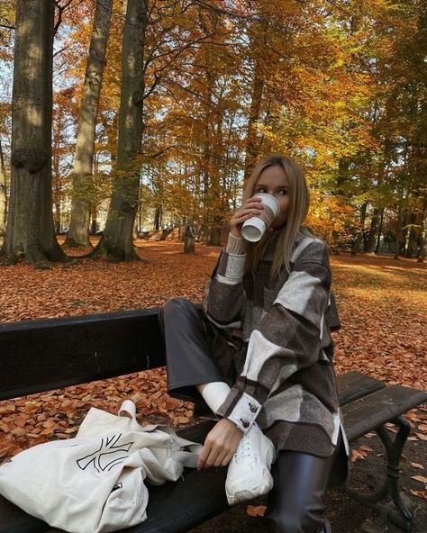 Fall Board, Fall Shoot, Autumn Instagram, Fall Photoshoot, Fall Feels, Autumn Coffee, Foto Ideas Instagram, Fall Pictures, Instagram Photo Inspiration